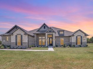 6820 Champion Rd, Midlothian, TX 76065