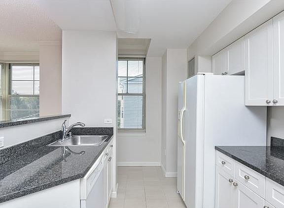 5th image of 300 Mamaroneck Ave APT 635