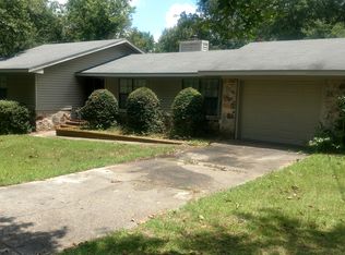 718 Rolling Hills Dr, Ozark, AL 36360