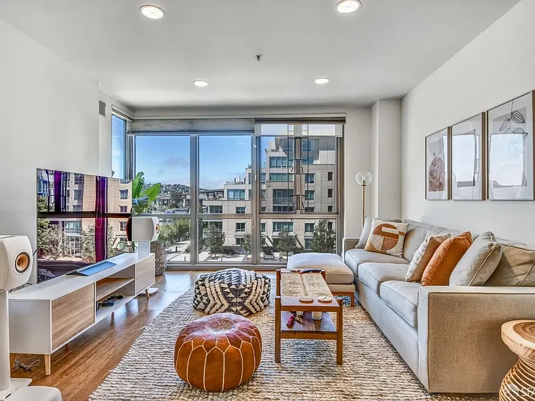 255 Berry St #703 — Photo 6