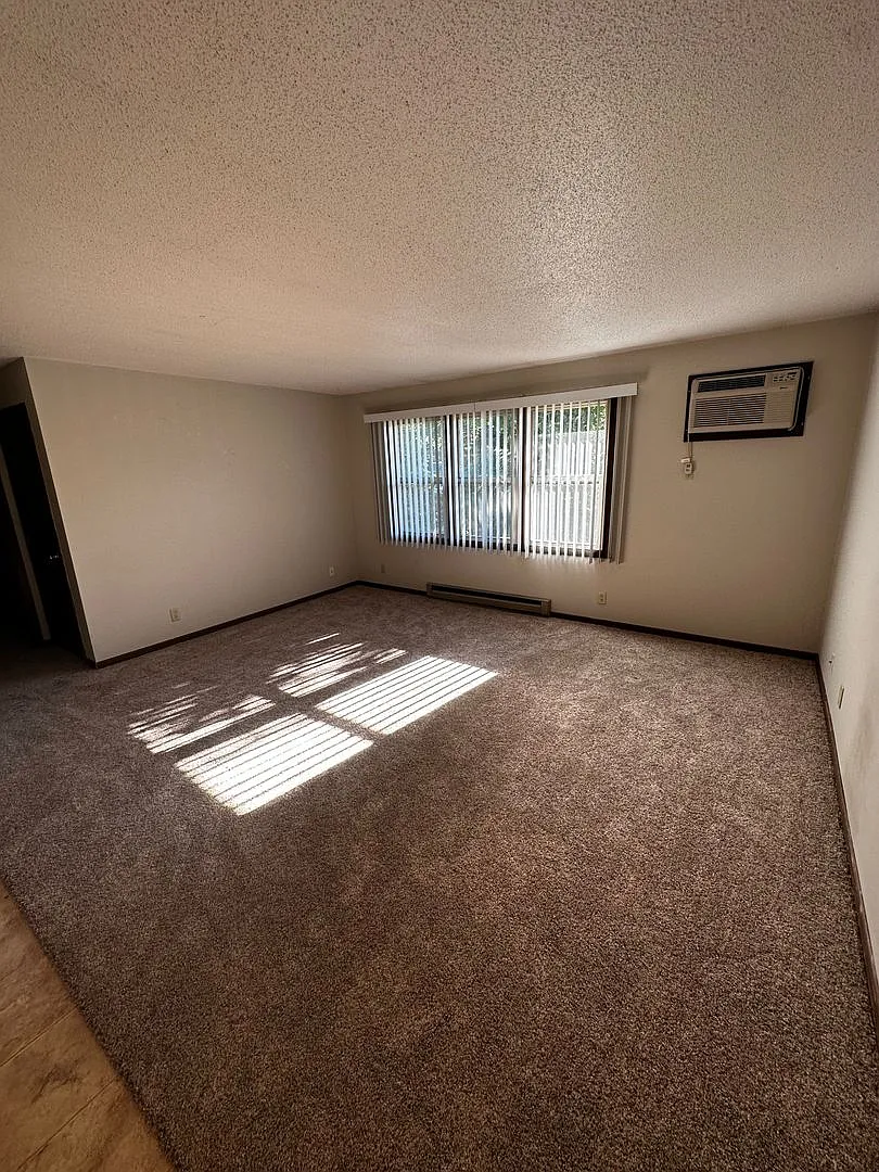 1144-1166 Sunset Ln — Photo 4
