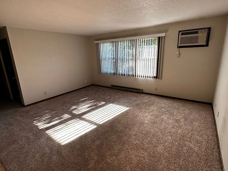 1144-1166 Sunset Ln — Photo 4