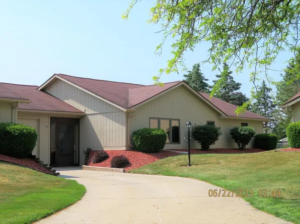 4 Commons West Ct, Saginaw, MI 48603
