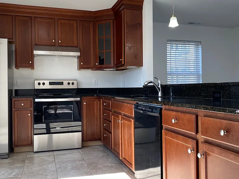 2409 Arctic Ave #202 — Photo 5