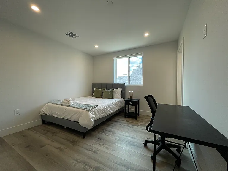 1377 W 36th Pl, Los Angeles, CA 90007 — Photo 16