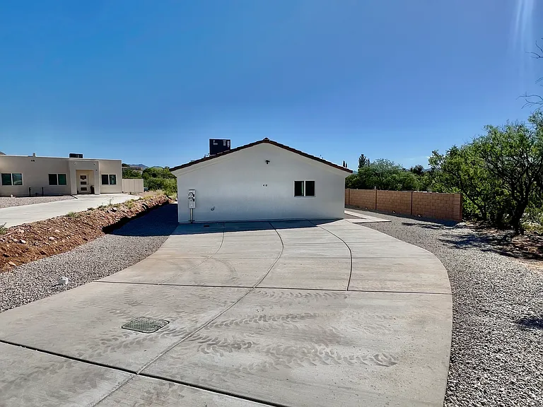 418 Flor Ct #1 — Photo 8