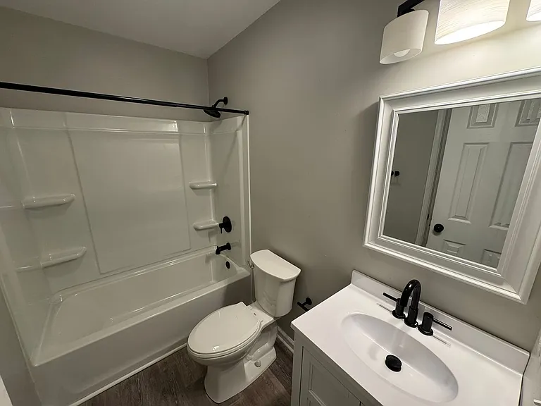 320 Hamilton Dr NE — Photo 6