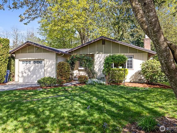 3rd image of 3207 45th Avenue NE