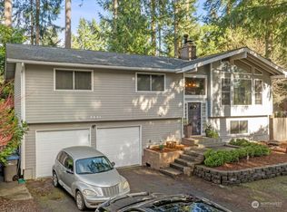 3331 SE Summer Pl, Pt Orchard, WA