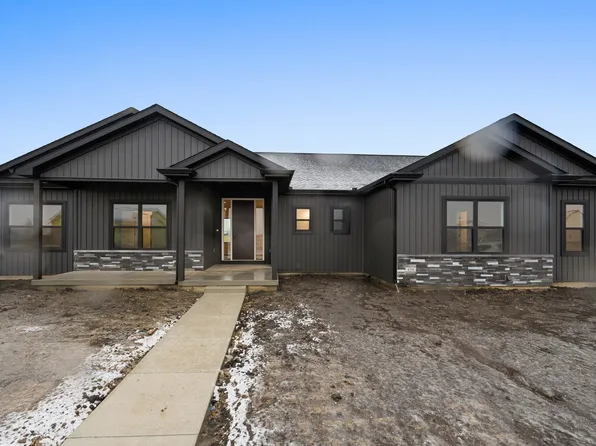 406 Jerin Dr, Fisher, IL 61843