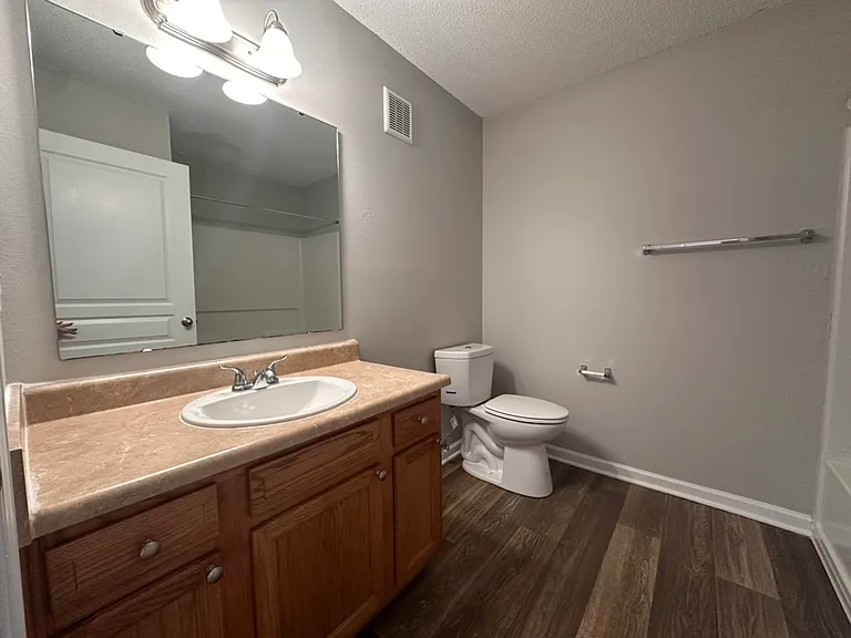 2 Bed 2 bath- Guest full bath