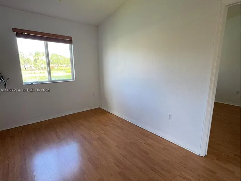 995 NE 34th Ave #201 — Photo 11