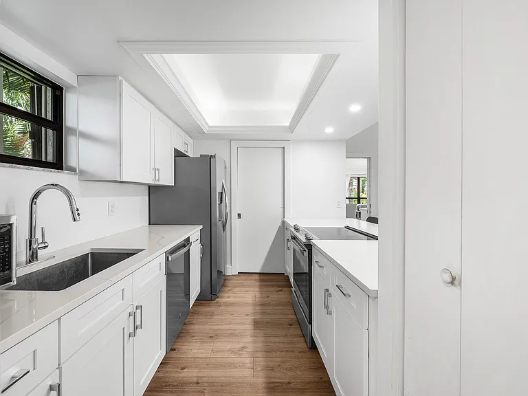 11863 Wimbledon Cir #504 — Photo 12