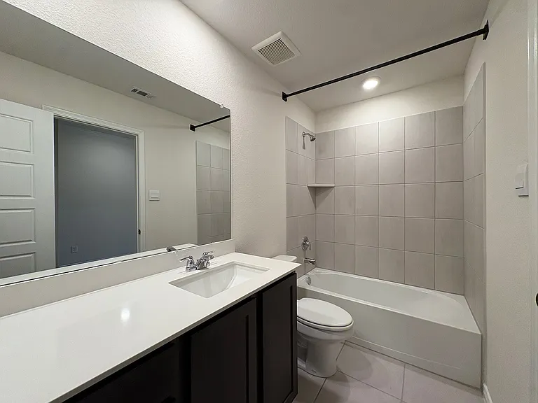 610 Union Dr — Photo 23