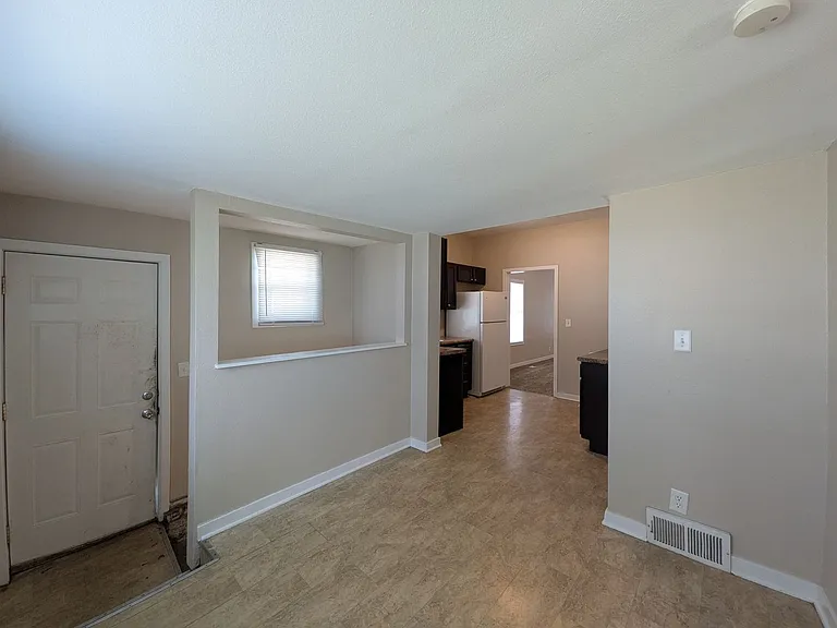 2120 Capitol Ave — Photo 6