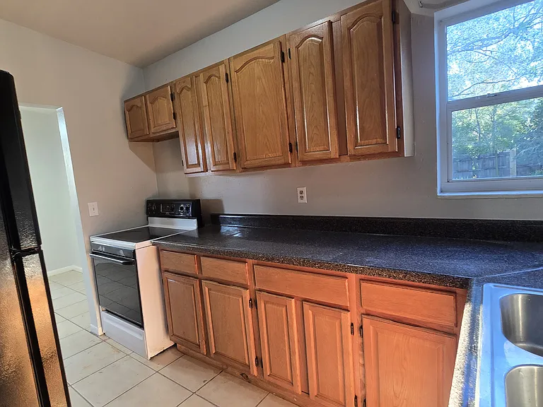 6334 Talbot Cir — Photo 10