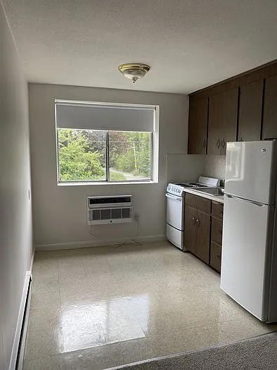 Studio, 1.0 bath, $1,750 — Photo 2
