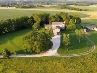 648 E 1700th Rd, Baldwin City, KS, 66006