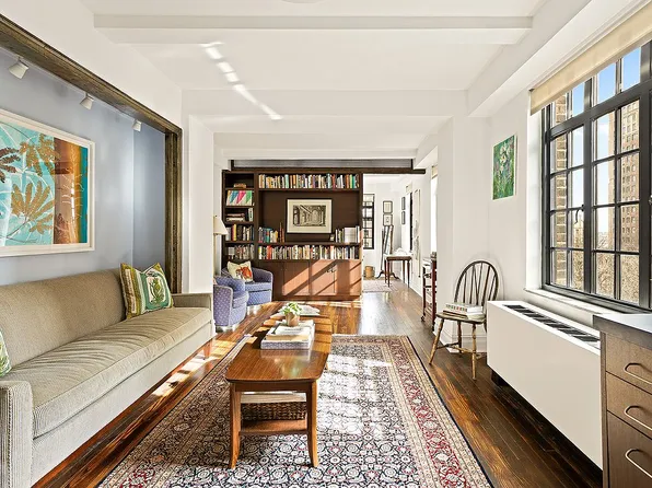 320 E 42nd St APT 1001, New York, NY 10017