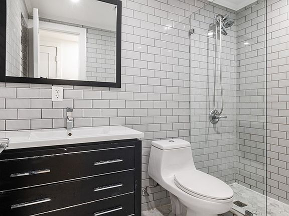 5th image of 1066 Hancock St #1