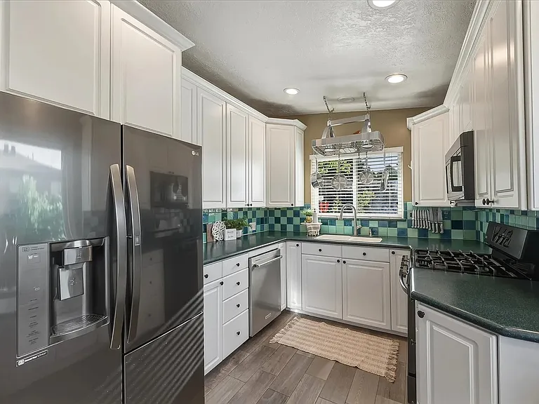 502 N Main St — Photo 5