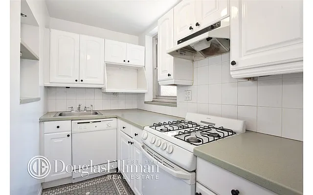 Sold by Douglas Elliman | media 18