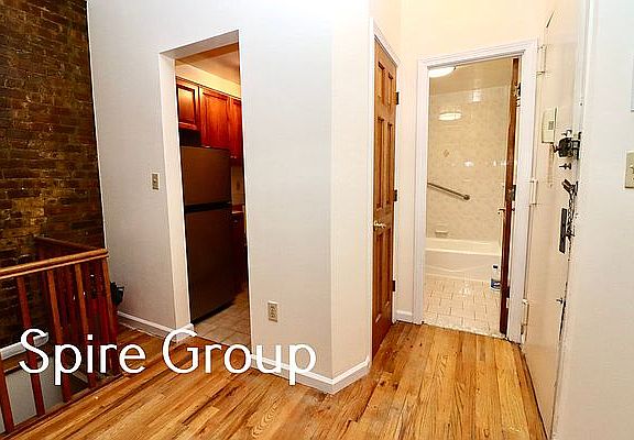 5th image of 253 W 93rd St APT 1S