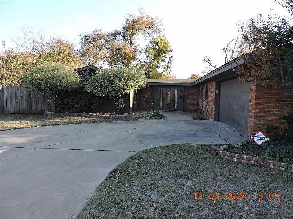1st image of 7124 NW Woodland Pl