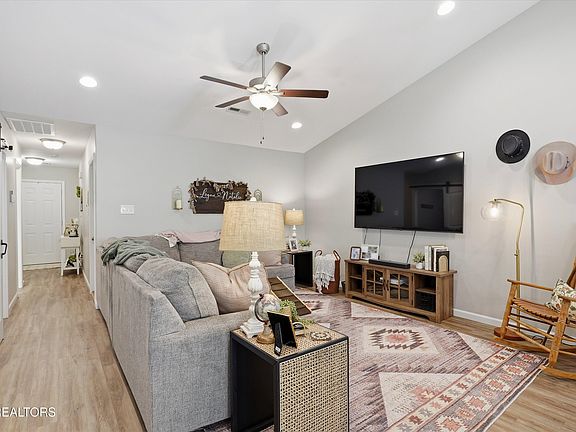 5th image of 5922 Knox Hill Way