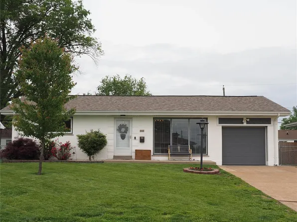 227 Walworth Dr, Saint Louis, MO 63125