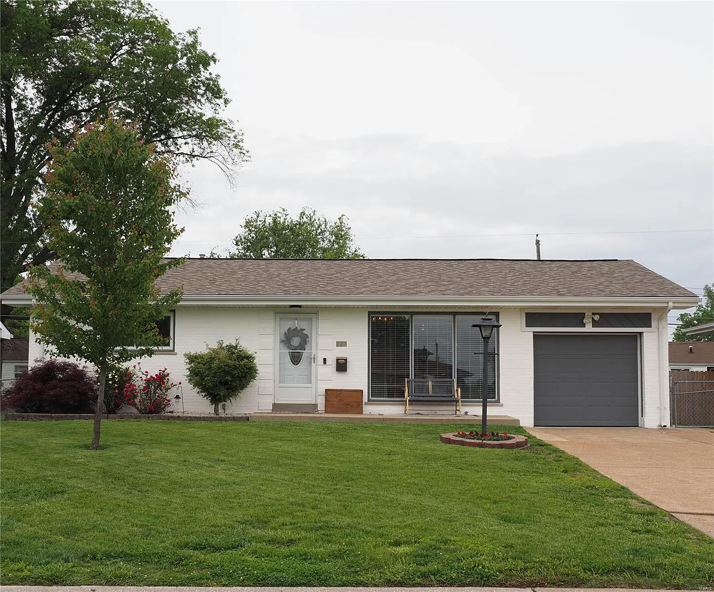 227 Walworth Dr photo 1