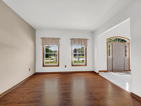 5th image of 839 Hunter Dr
