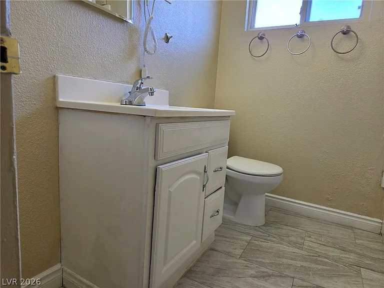 489 N Circle Dr #4 — Photo 5
