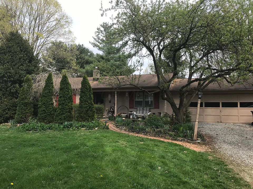 2nd image of 244 N Galena Rd
