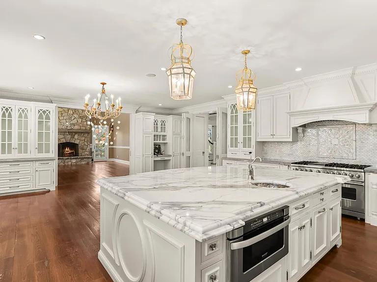 386 Westover - Kitchen
