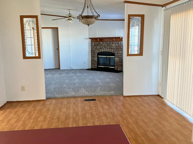 637 Colonial Dr — Photo 30