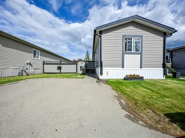 8813 W 88c St, Grande Prairie, AB T8X 0G2