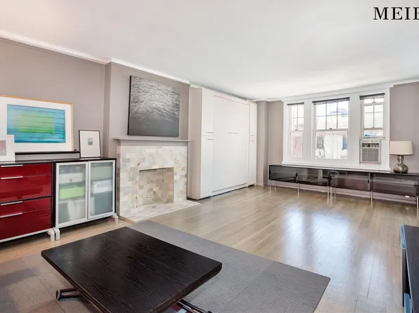 299 West 12th Street image 1 of 5