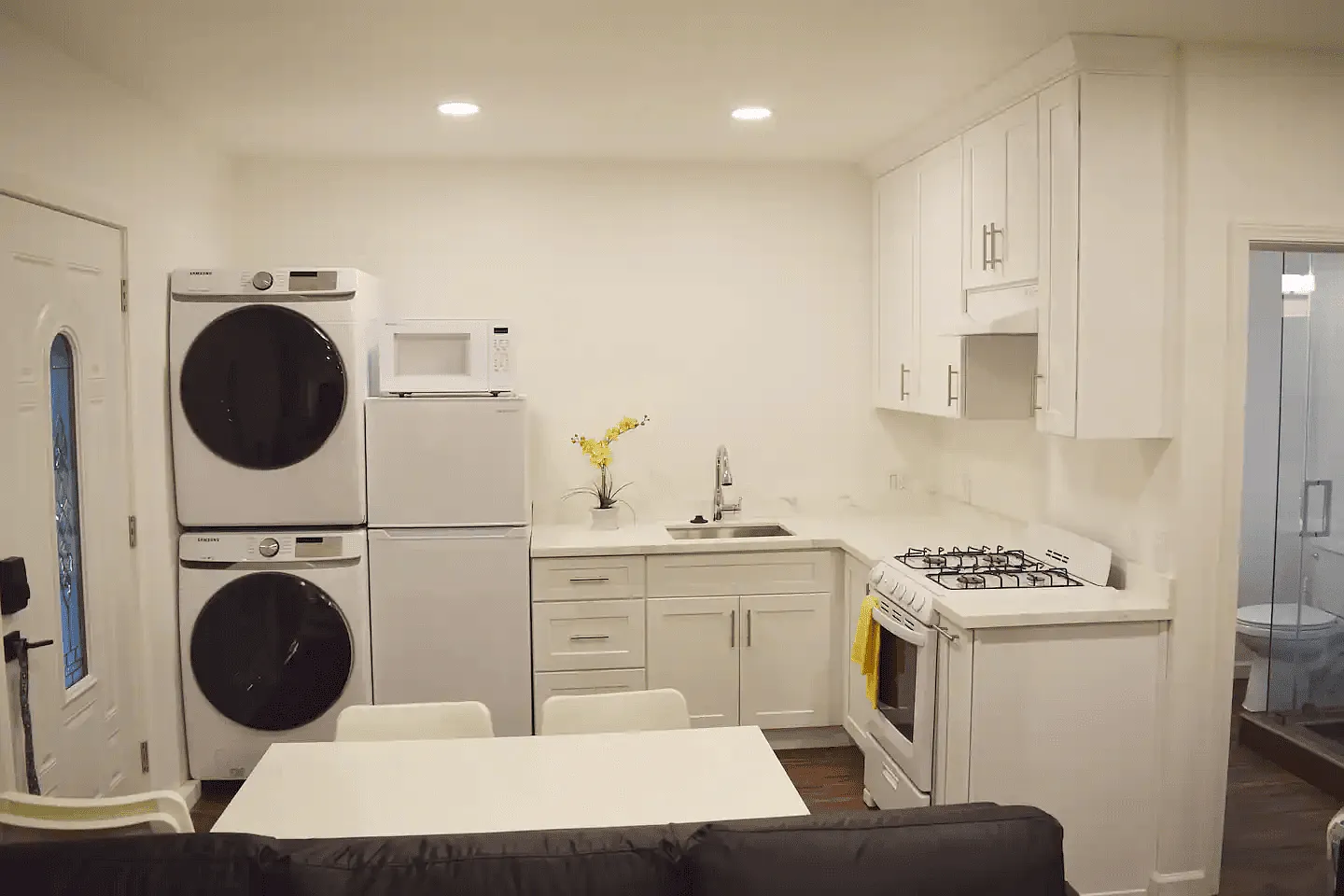 Studio, 450 sqft, $2,350 — Photo 3