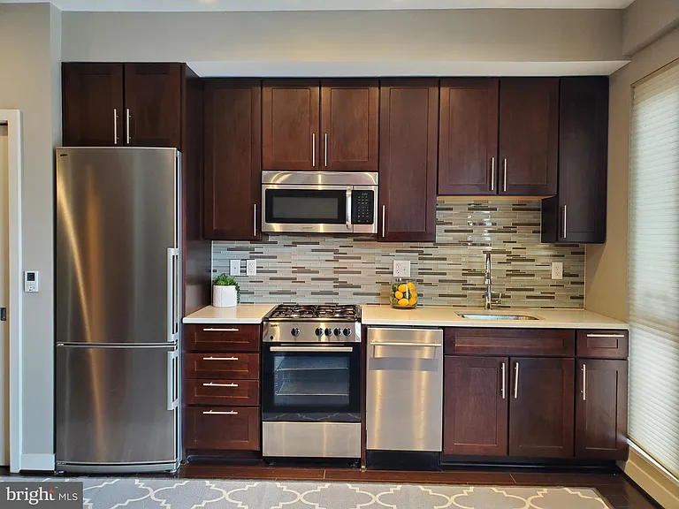 1320 Fenwick Ln #305 — Photo 6