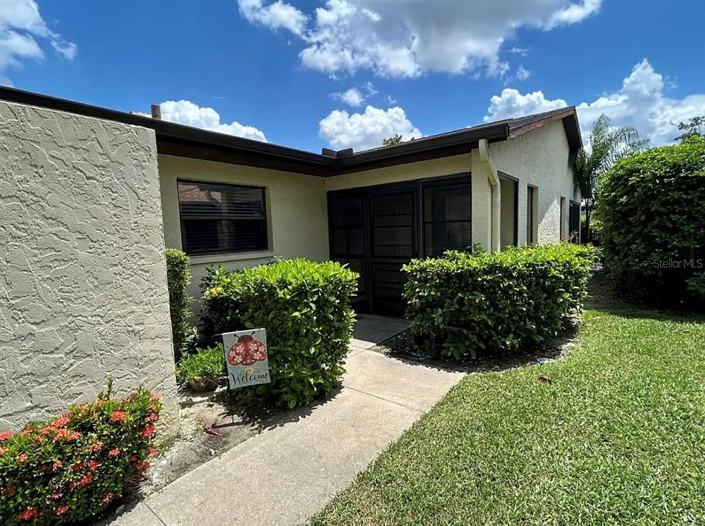 2 bed, 2.0 bath, 1865 sqft, $3,700 — Photo 3