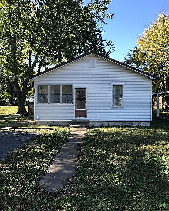 1st image of 303 N Benton St