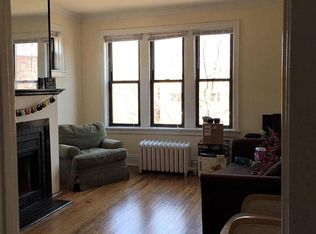 633 W Roscoe St #3, Chicago, IL 60657