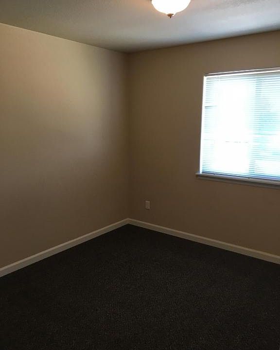 2nd image of 229 1st St Unit I