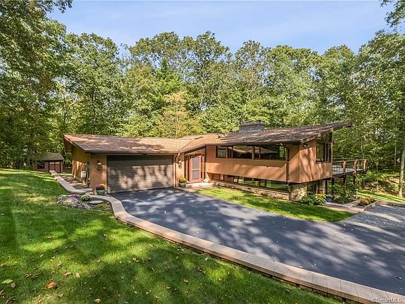 3rd image of 54 Jericho Dr