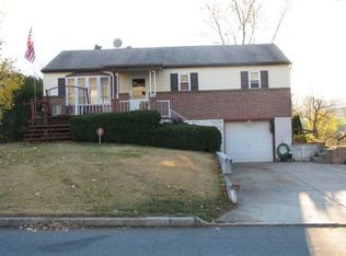 20 Elaine Dr, Boyertown, PA 19512