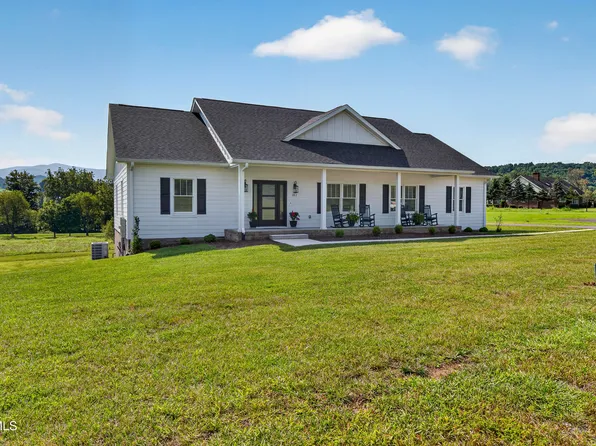 182 Saint Johns Way Rd, Chilhowie, VA 24319
