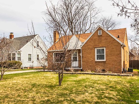 2nd image of 3116 N Avalon Pl