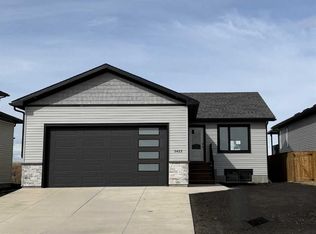 3422 E Victory Way, Olds, AB T4H0E4