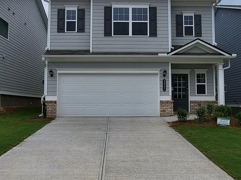 3847 Clarington Dr — Photo 2